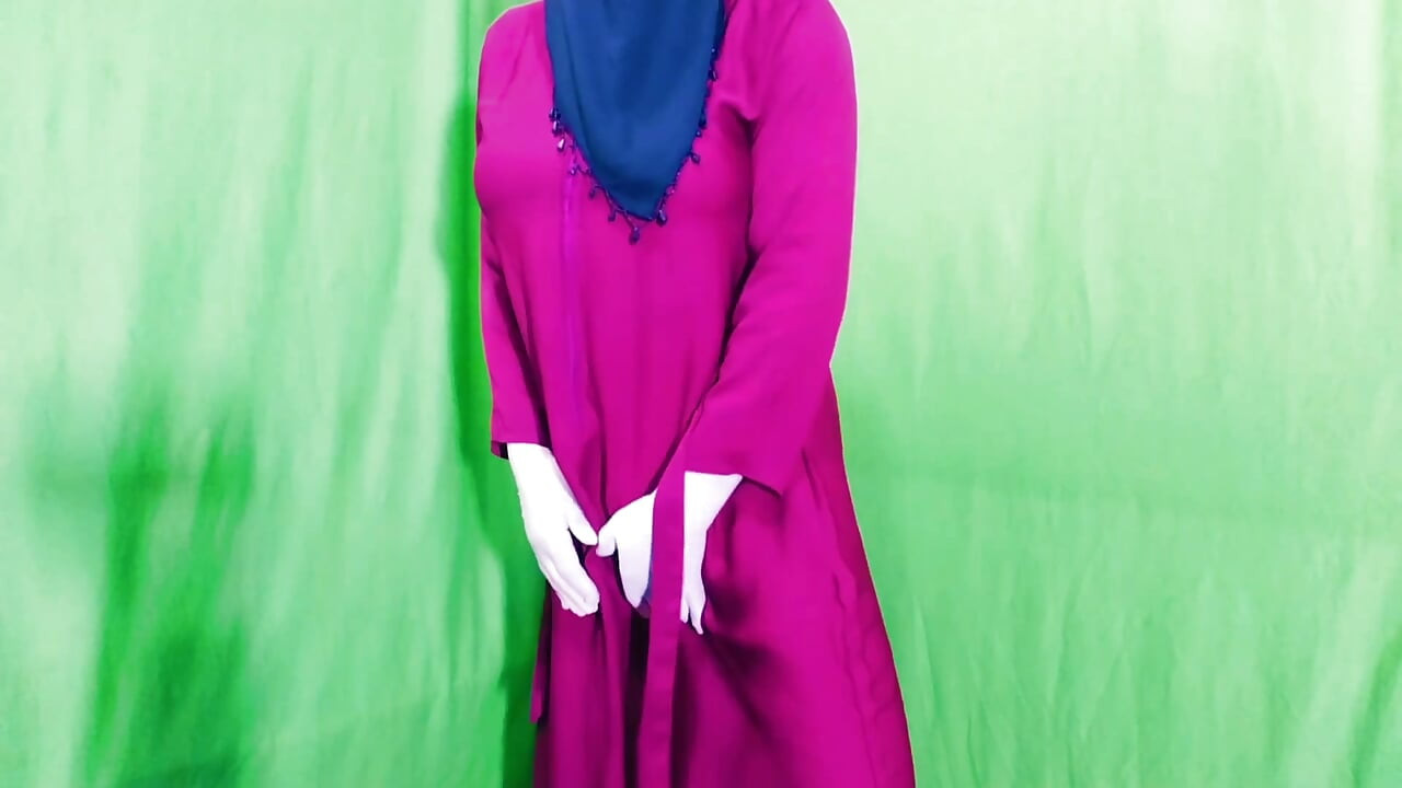 Awek Muslim Arab yang cantik bertudung dalam video yang sangat lucu