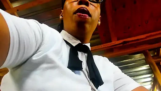 Bermain peran menghukum pria mesum karena bermain porno di perpustakaan