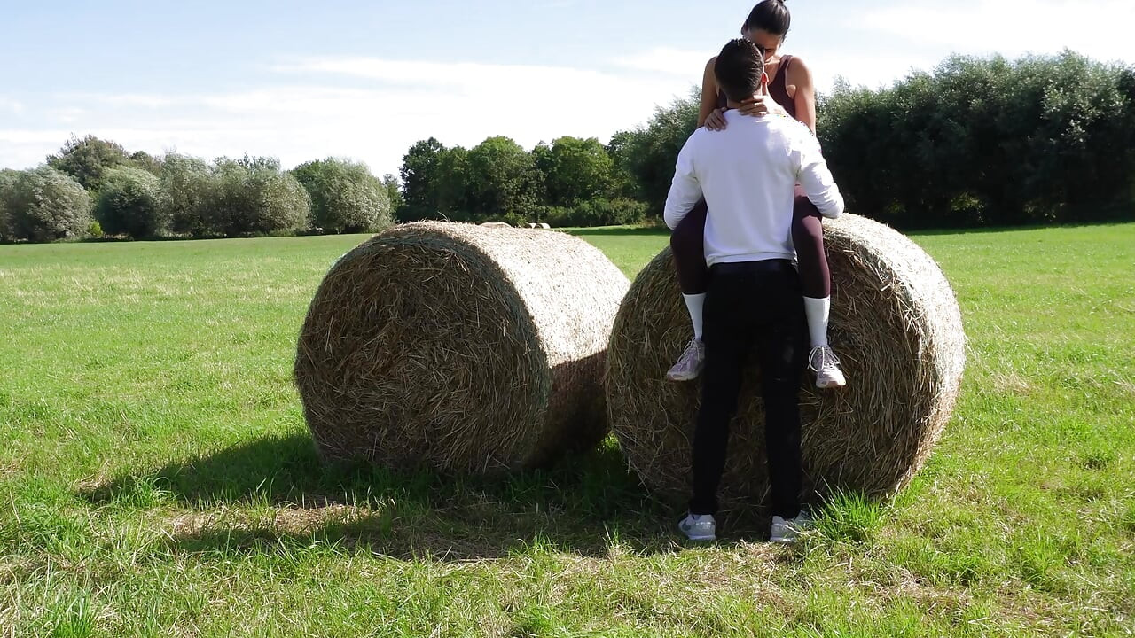 Pakistani jogger fucked behind the hay bales