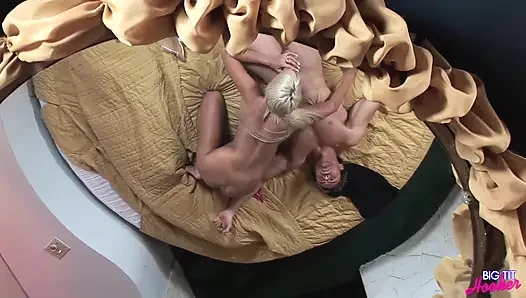 Big-boobed Bimbo Bang Bang!