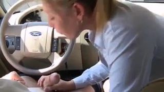 Schneller Blowjob im Auto