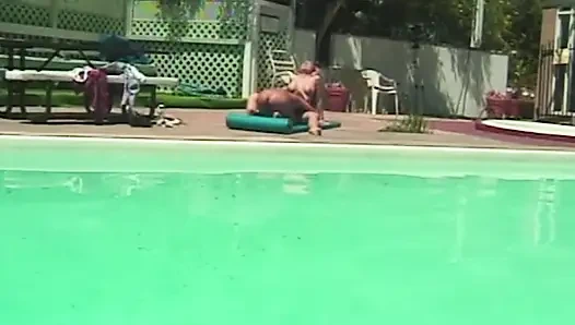 Heiße Pool-Beichten