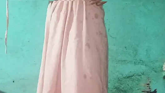 Kocası evde yalnız değildi, düğün gecesini kayınbiraderi ile kutladı.