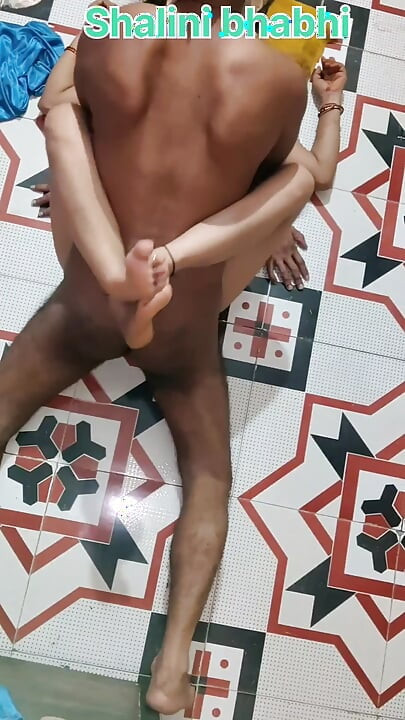 Shalini bhabhi ki hindi deshi chudai video