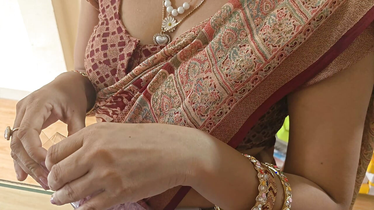Bhabhi Sucked My Dick in Exchange for Bra and Panty in the Shop