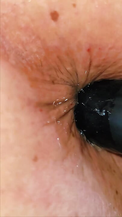 Si Dia Hanya Mengongkek Pantatnya, Tambatan Kali Pertama, Pancutan Mani Letupan, Dia Suka Mengongkeknya