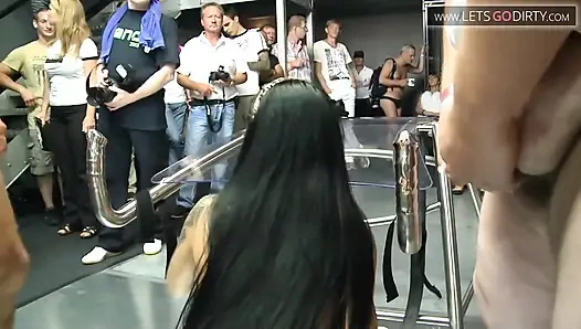 Gadis Asia dientot sama kontol yang berbeda sampai dicrot di mulut