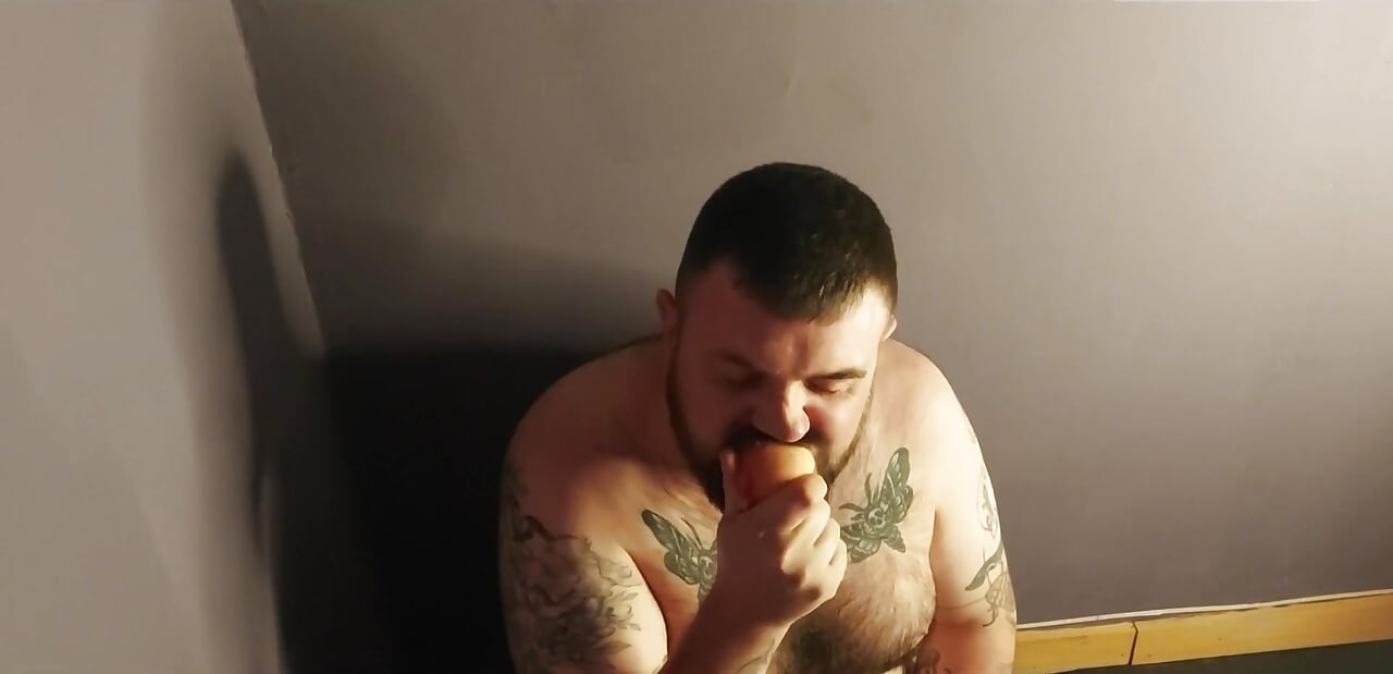 Ιερή Slut Snackies, ροδάκινο