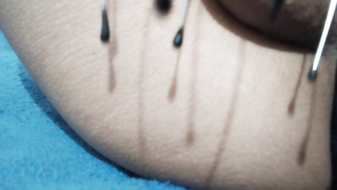 Schattige femboy-ballen worden gepakt door de haak