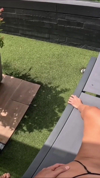 Nezaboravan trenutak iz "🛑 Moja super VRUĆA, NAPALJENA, PRSATA MAĆEHA daje mi puni SPA dan"
