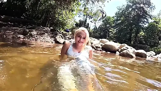 POV, Du Bist Ein Fremder Im Fluss Und Ich Bitte Dich, Mich Zu Ficken Und in Meinen Mund Zu Kommen