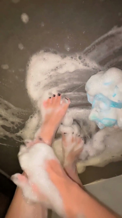 Shower Feet