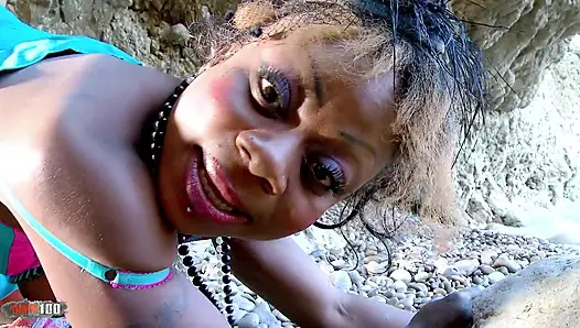 Naomi lionness wütet Kevin white in strandfantasie, intensives interracial muschi-ficken und abspritzen