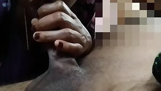 Gadis desa India jilat penis suaminya