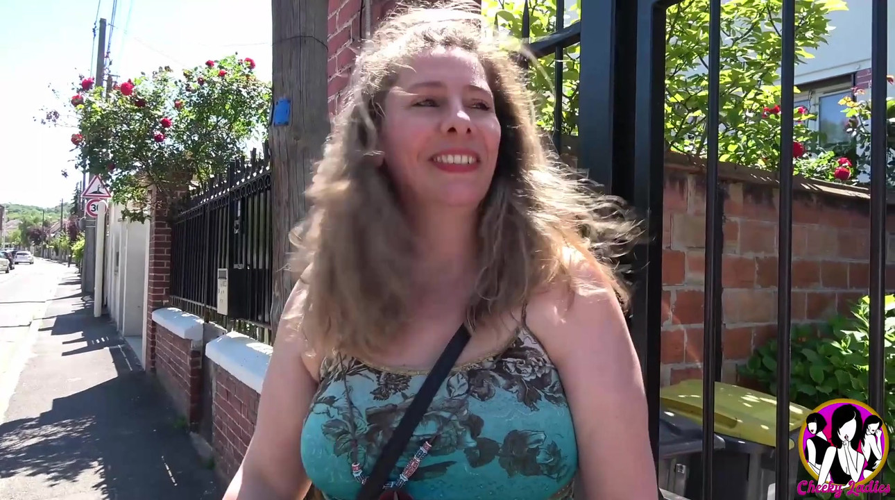 大奶子微胖熟女荡妇被狠操菊花