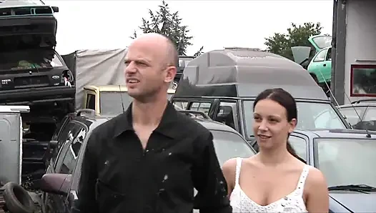 Açık havada sikiş partisi! Tüm o amcıkları dolduruyor!