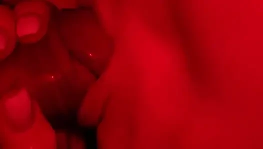 Cewek sange ini lagi asik nyepong budak seksnya di lampu merah