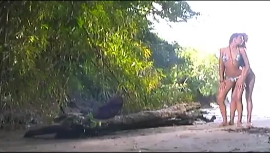 Issız adada lezbiyen seks