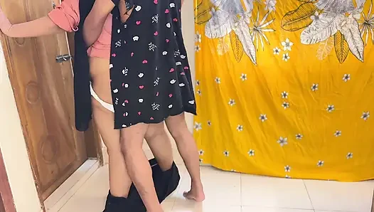 Ateşli büyük götlü kız arkadaşım ailesi evden ayrıldığında onu sikmek için beni çağırıyor