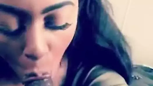 Tekrar izleyebilmek için kendini kaydetmek istedi