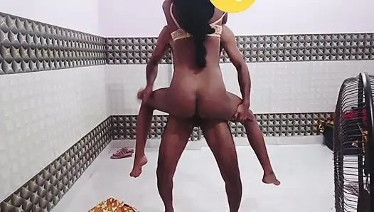 Istri india dientot gaya doggy sama suaminya sampai toketnya dicrot sperma hangat