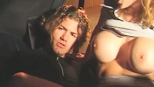 Wilde Taxifahrt: Heiße Momente bei Nacht