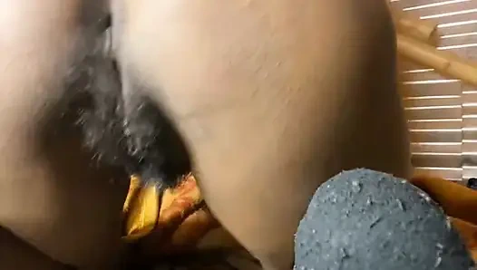 Orospu çocuğu, amcık deliğine kalem sok