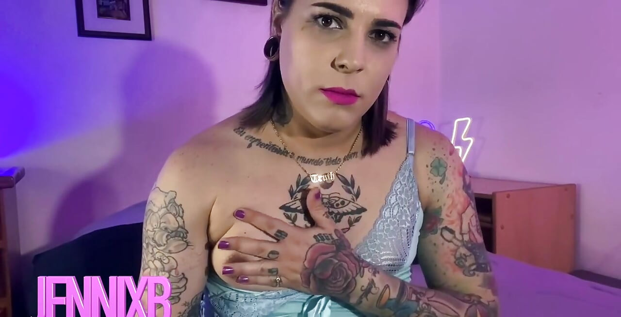 Masturbe-moi et mon joli plug anal