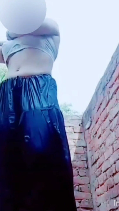 A very beautiful girl was taking bath in her courtyard | Clip 1