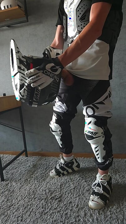 Cream Pie on My Mxhelmet