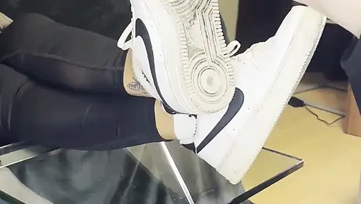 Kirli beyaz spor ayakkabı ibadeti - valeria gecesi (önden görünüm)