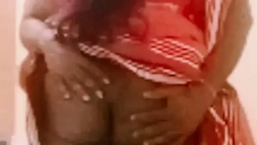 Desi indische tamilische bBW-ehefrau Latha stehende umarmung, arsch squeeze & muschi lecken von financier für schuldenzahlung!