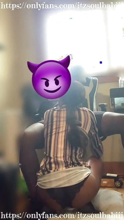 Asmr mere intaravyoo se pahle apne land ko duh rahi hai