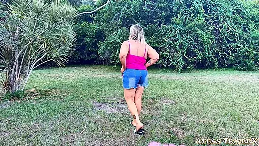 Backyard Blowjobs Episode 1 Venus Gets Covered