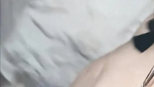 Маленькая рыжая шлюха на капюшоне