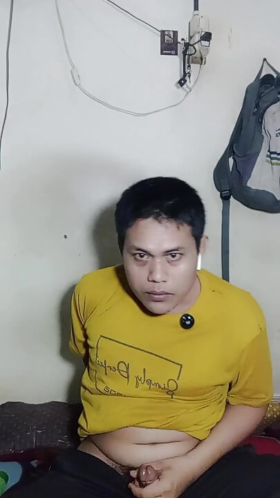 マスターベーションの一番いいところは、少しやるとムラムラして、セクシーでハンサムな人を見るのが耐えられなくなることです