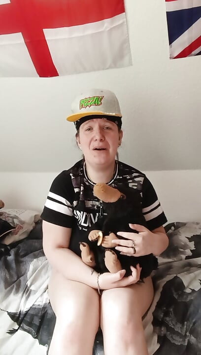 Men in the early 2000s be like... (A cosplay parody fairytale)