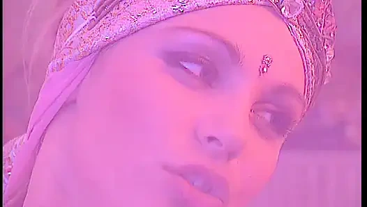 Шаловливую Медсестру С Большими Сиськами Трахает Пациент На Диване - Экшн С Минетом Красотки-блондинки!