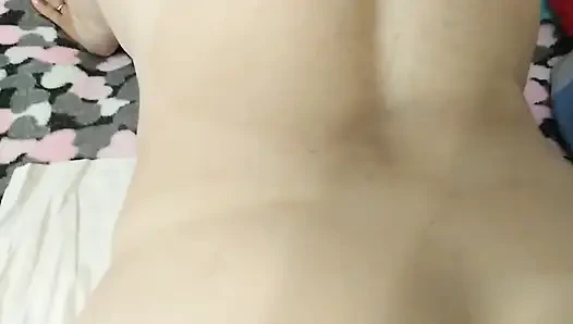 Ich bin doggystyle aufgekommen und bekam einen schwanz in ihre muschi 2