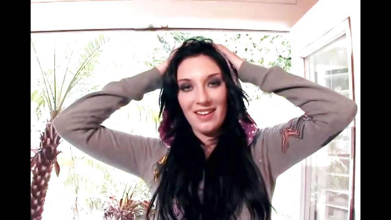 Gndi kamsin tumhare oopar phuhar chhorti hai