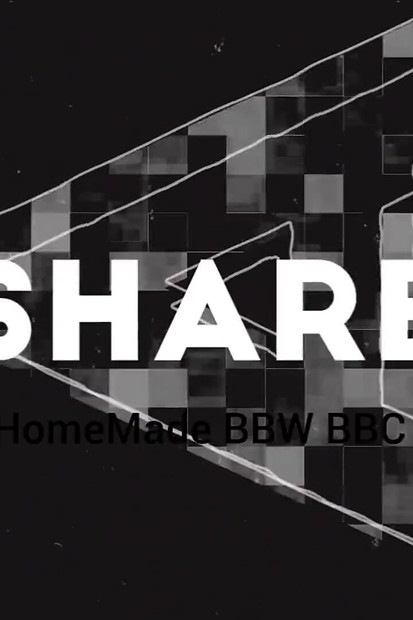 Поглаживаю мой жесткий член в рабочем туалете