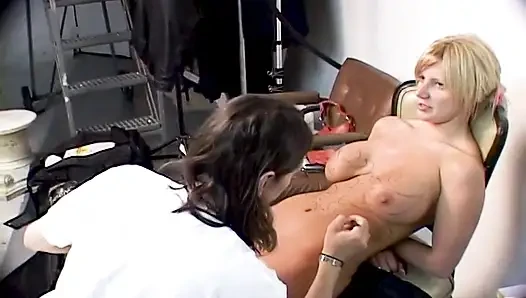 Художественное соблазнение Brittany Andrews Dragon Smoke с бодиартом!