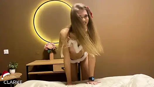 С Рождеством! Я не знал, что получить тебя на Рождество, поэтому я заставлю тебя кончить