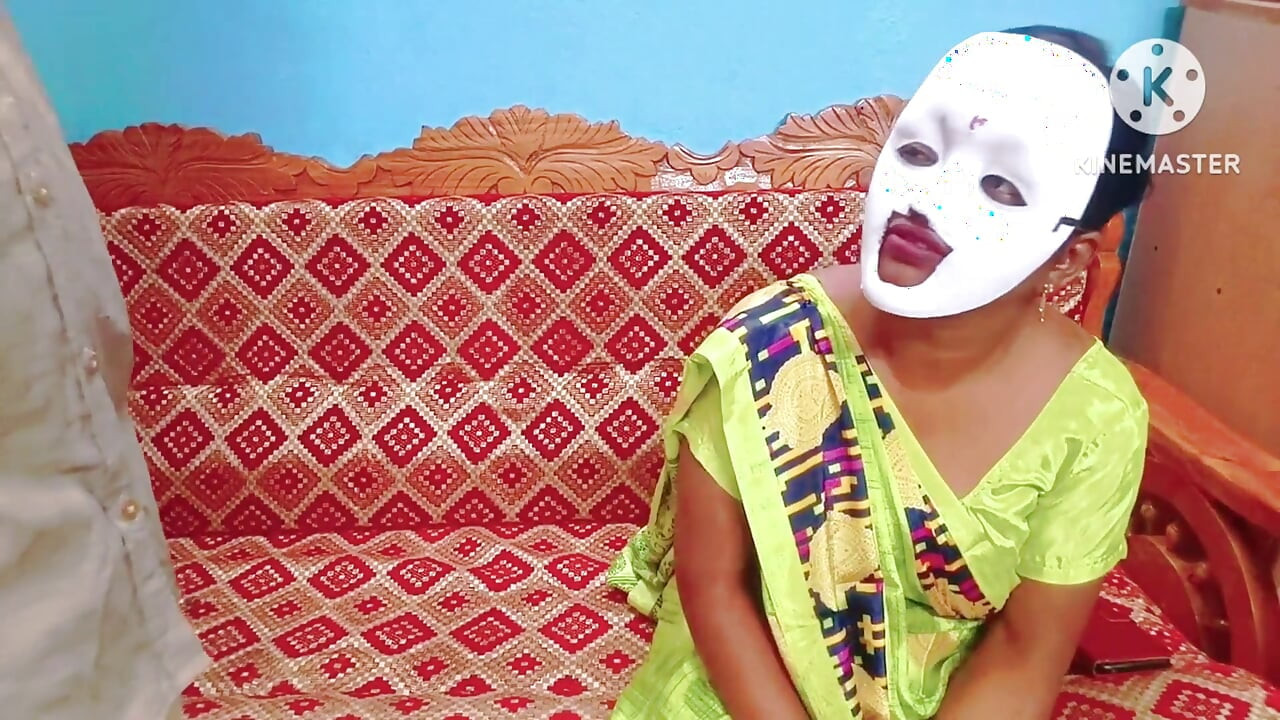 Stiefschweder kämpft, schwanger zu werden, während sie hilfe von ihrem stiefbruder sucht - volles tamilisches Audio mit lautem stöhnen