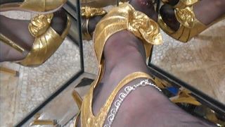 Gold Stilettos and ff seamed NYLONS