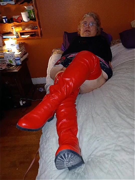 Nurse Vicki in Red Thigh High Boots Photos Turned to Video
