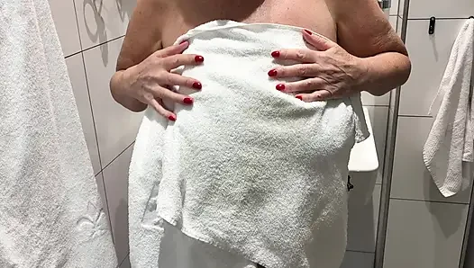 Mrs Mature Feet in big Granny Pants and Pantyhose 451