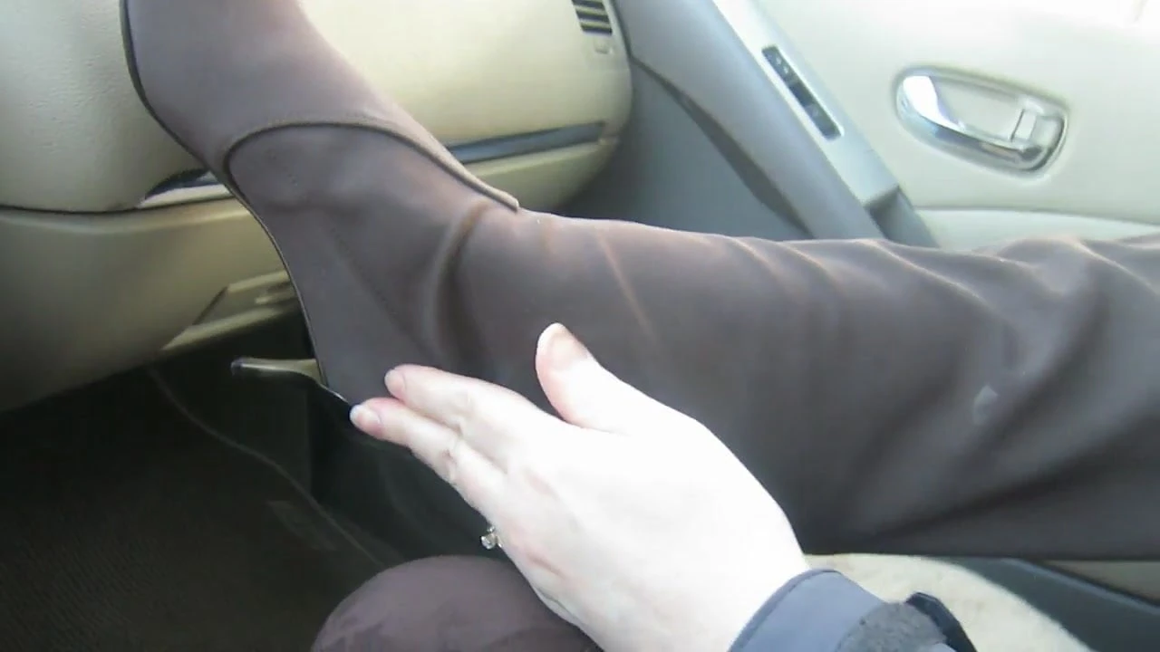 changing into pliner Boots
