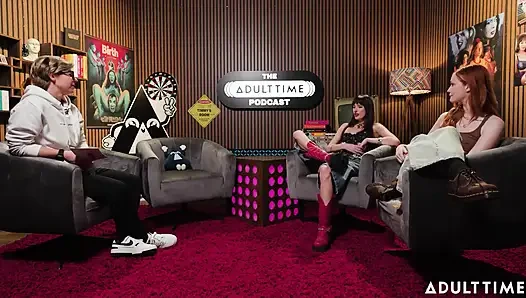 Foto kaki Lana Smalls & Scarlet Skies Feet, Gangguan, & Shrek Dirty Talk | Podcast Khusus Orang Dewasa