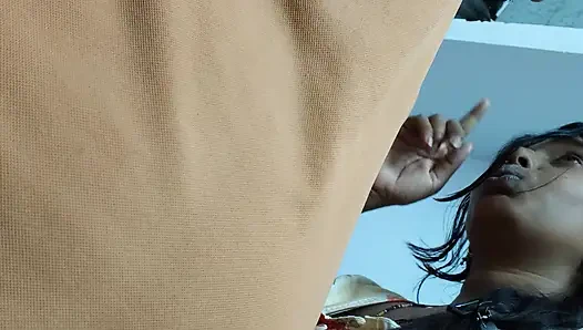 Adik tiri & abang tirinya - kakak tiri melihat abang tirinya lagi asik masturbasi sambil menggoyangkan kontolnya.